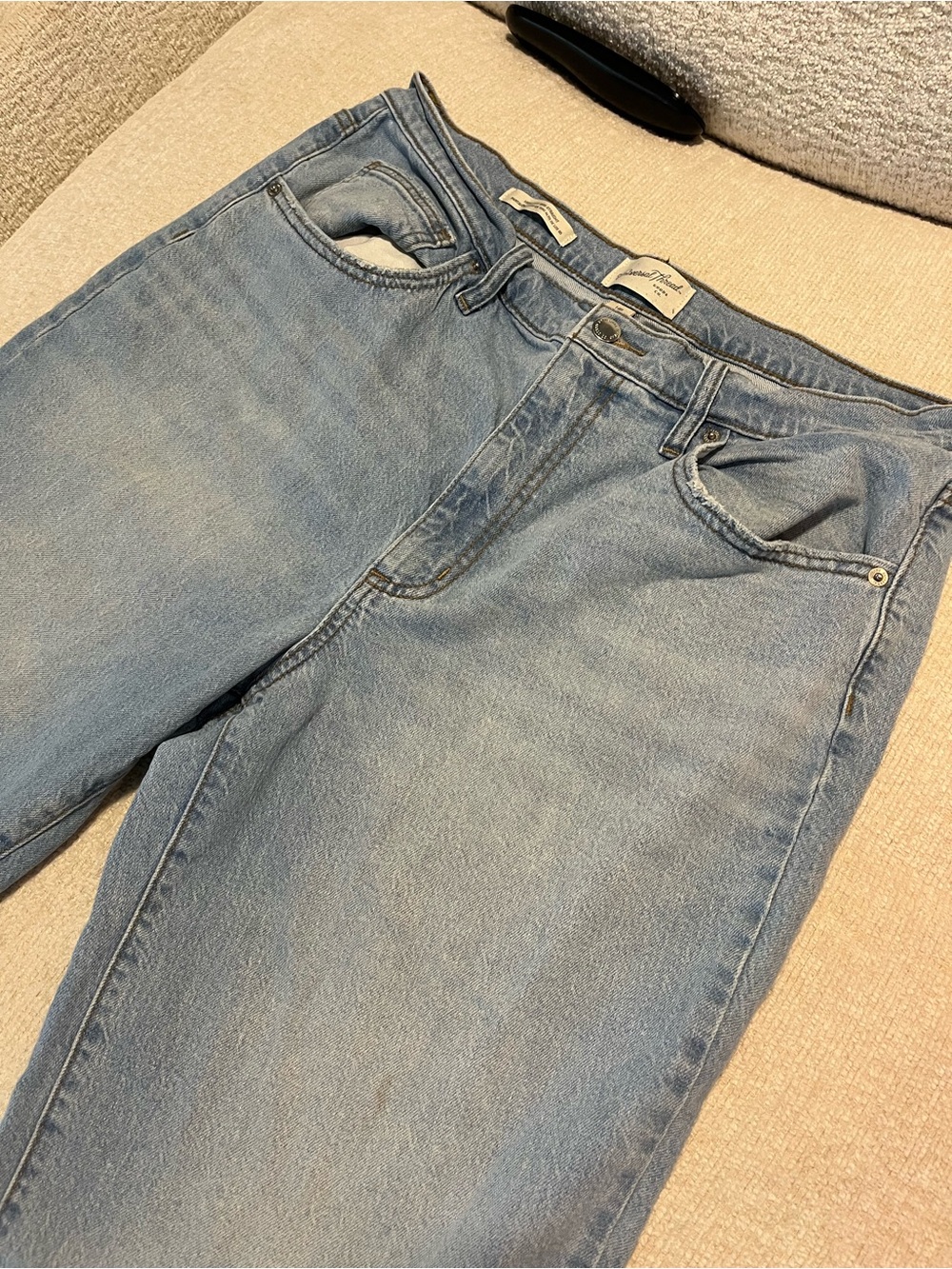 Universal Thread high rise 90’s straight leg jeans